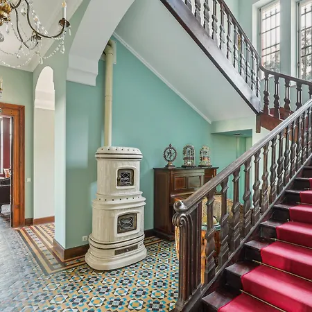 Le Chateau De La Mere Sainte-Maxime